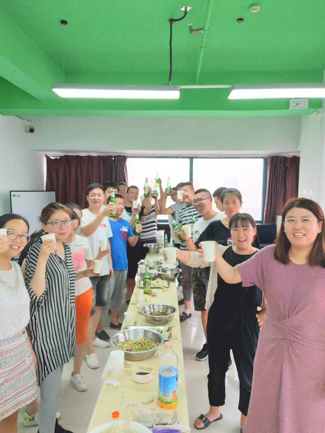 深巨元石家莊分公司&mdash;&mdash;慶深巨元十三周年-包餃子